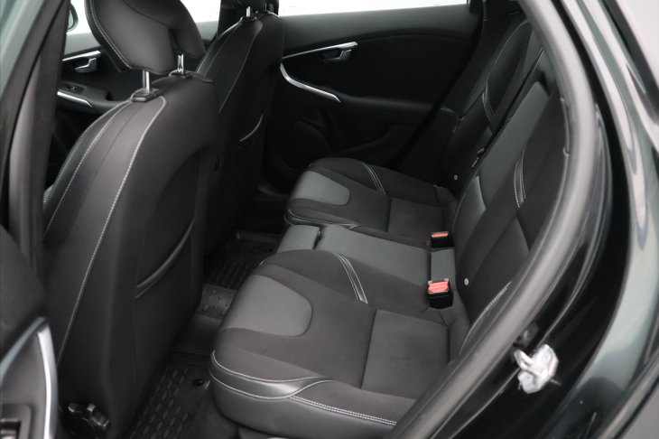 Volvo V40 2,0 D2 Drive-E Aut Momentum