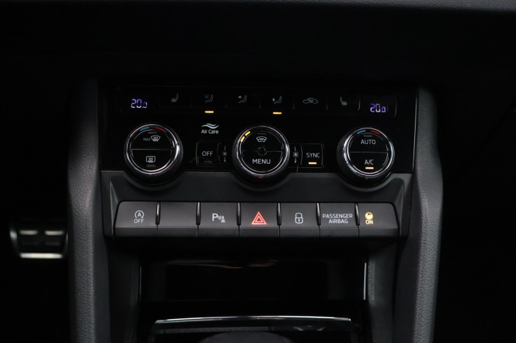 Škoda Karoq 1,5 TSI 110kW Sportline DSG CZ DPH
