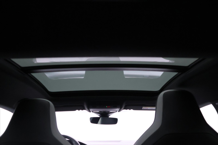 Volkswagen Arteon Shooting Brake 2,0 TSI 140kW DSG R-line HUD