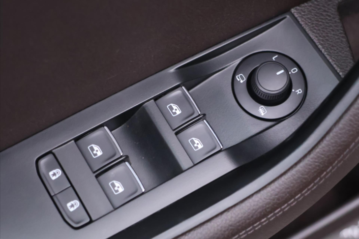 Škoda Superb 2,0 TSI 140 kW L&K DSG CZ DPH