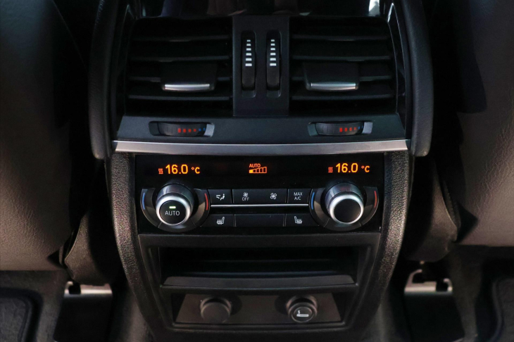 BMW X6 3,0 M50da 260kW Xdrive CZ LED