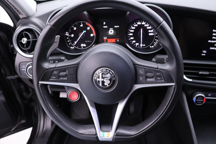 Alfa Romeo Giulia 2,1 JTD 110kW Aut. Navi Xenon