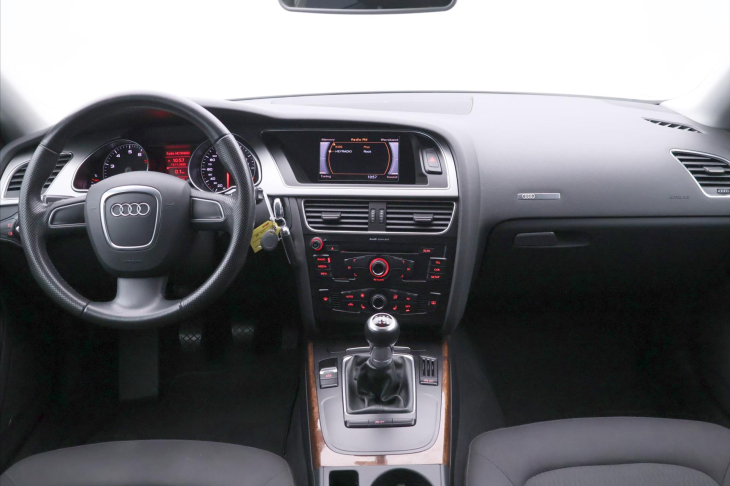 Audi A5 2,0 TFSI 132kW Xenon 1.Maj