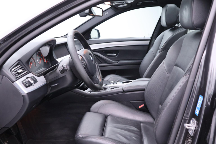 BMW Řada 5 2,0 520d 135kwPanorama Navi