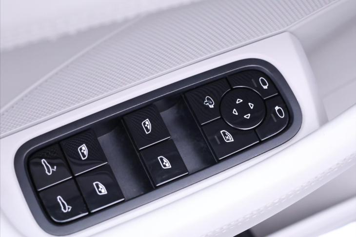 Porsche Panamera 4,0 V8 310kW Chrono Bose CZ 4S