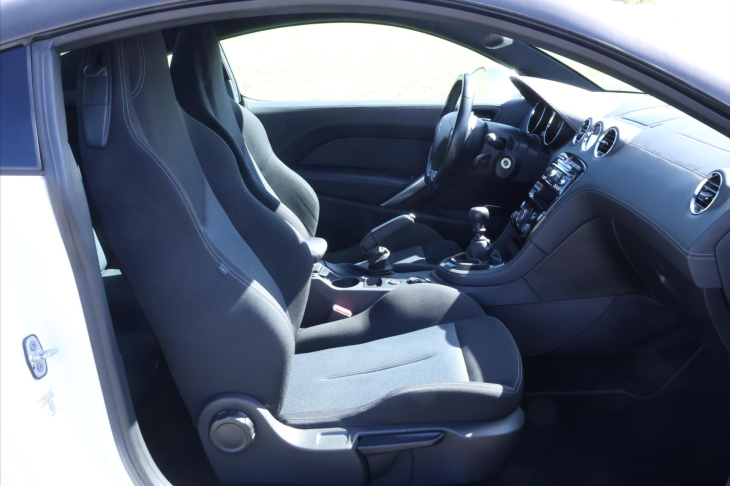 Peugeot RCZ 1,6 16V 147kW Allure Navi