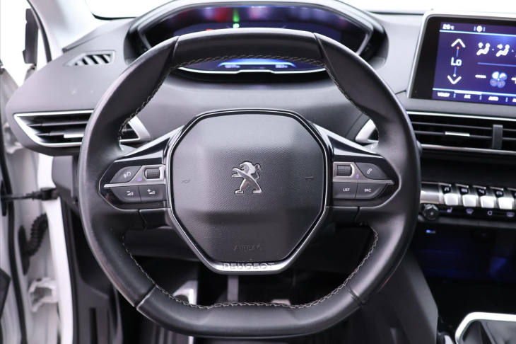 Peugeot 5008 1,2 PT 96kW CZ Allure 7-Míst