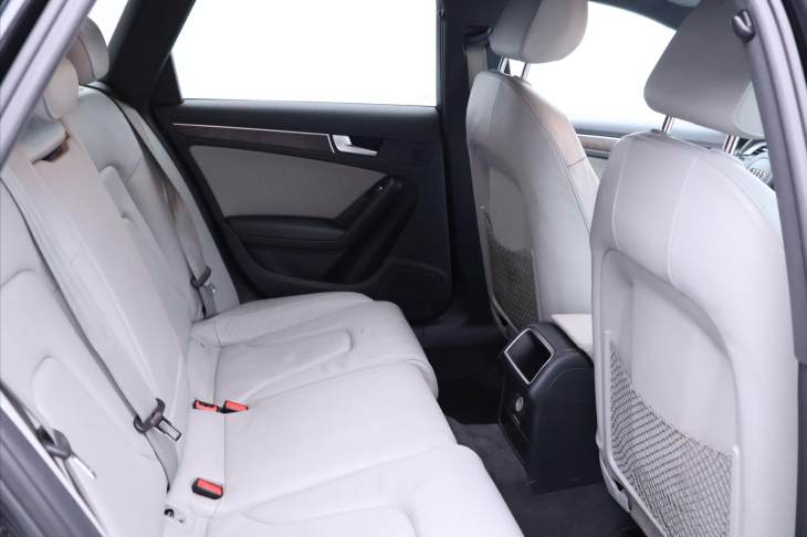 Audi A4 2,0 TDI 100kW Tažné Tempomat