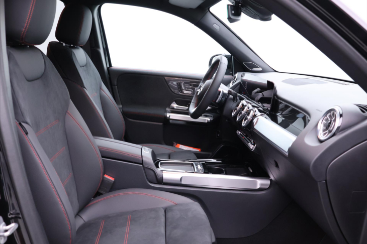 Mercedes-Benz GLB 2,0 200d 4MATIC AMG Premium