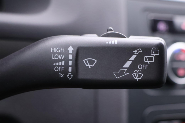 Volkswagen Touran 1,2 TSI Match 7-Míst Serv.kniha