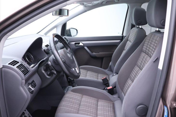 Volkswagen Touran 2,0 TDI 125kW DSG Cross 7-Míst