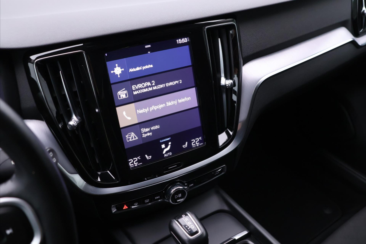 Volvo V60 2,0 D4 Aut. Momentum 1.Maj.