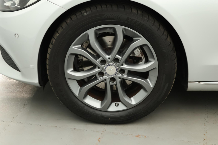 Mercedes-Benz Třídy C 2.1 220d 125kW Aut. Avantgarde
