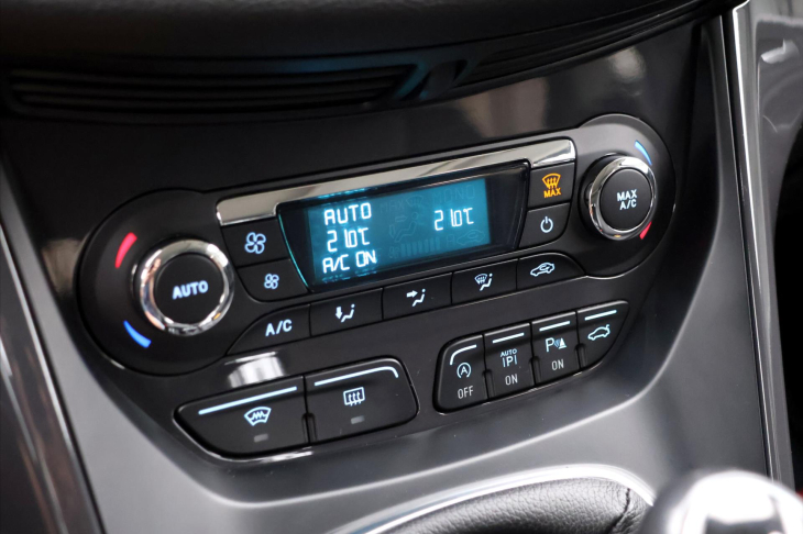 Ford Kuga 2,0 TDCi 132kW 4x4 Titanium