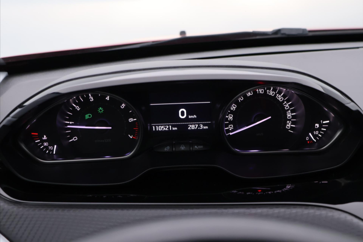 Peugeot 2008 1,2 PureTech 60kW Allure CZ