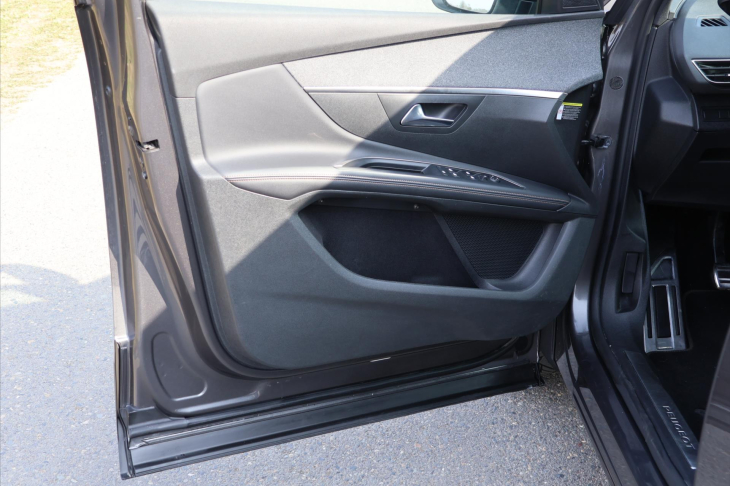 Peugeot 5008 1,2 PT 96kW GT-Line 7-Míst