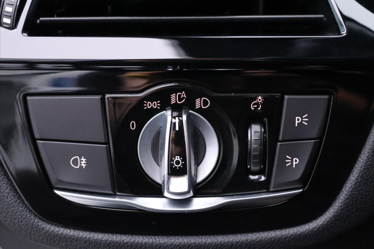 BMW Řada 5 4,4 M550i xDrive 390kW