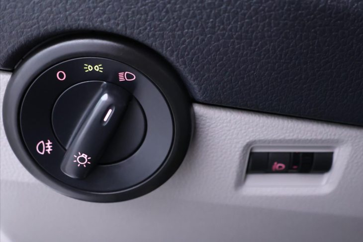 Volkswagen Transporter 2,0 TDI 110kW CZ 9-Míst Tažné