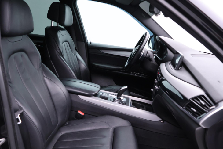 BMW X5 3,0 xDrive40d 230kW CZ