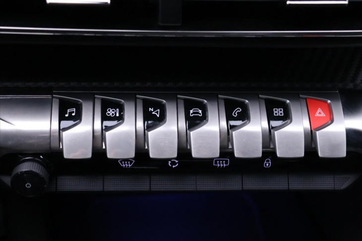 Peugeot 5008 1,2 PT 96kW Allure 7.Míst DPH