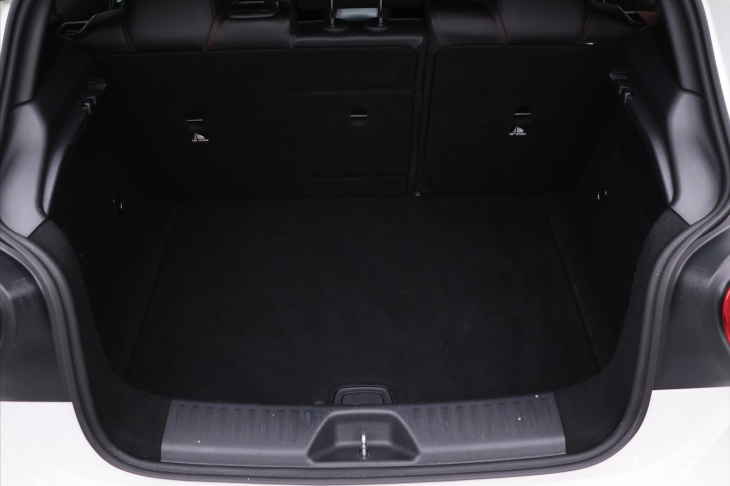Mercedes-Benz Třídy A 2,0 45 265 kW 4Matic AMG Klima