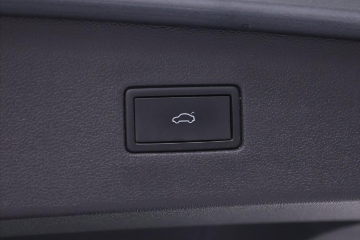 Volkswagen Tiguan Allspace 2,0 TDI DSG R-line 4M 1Maj DPH