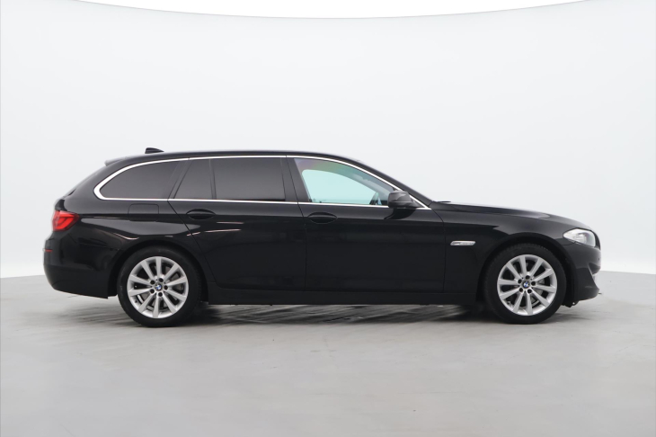 BMW Řada 5 3,0 530d x Drive Tažné Klima