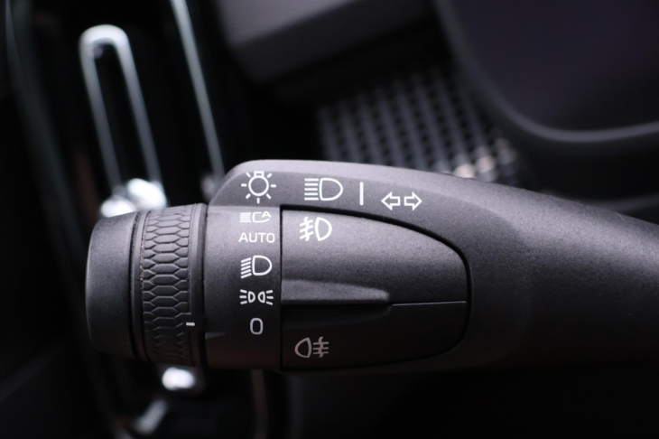 Volvo XC40 2,0 182KW R-DESIGN Kamera DPH