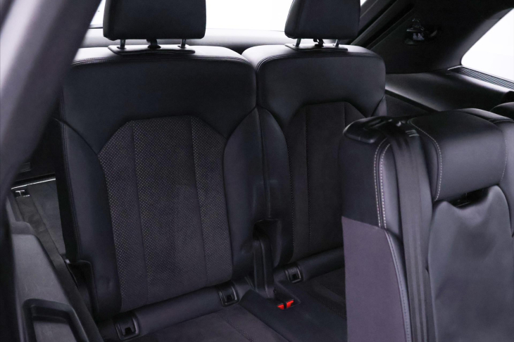 Audi Q7 3,0 TDI S-line 7-Míst CZ DPH
