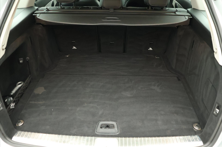 Mercedes-Benz Třídy C 2.1 220d 125kW Aut. Avantgarde