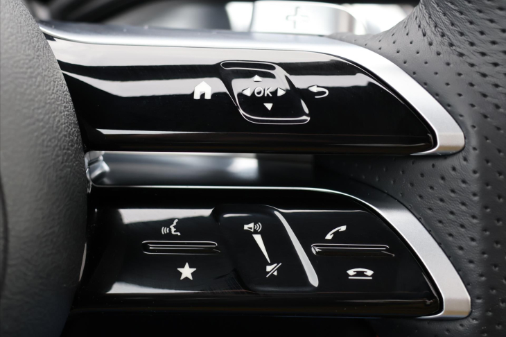 Mercedes-Benz GLB 2,0 220 4MATIC AMG Premium Plus