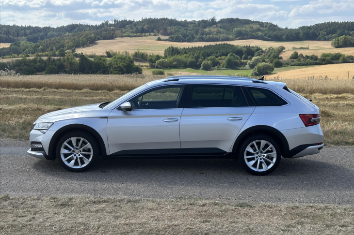 Škoda Superb 2,0 TDI 140kW DSG Scout 4x4 CZ