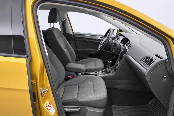 Volkswagen Golf 2,0 TDI 110kW Comfort Navigace