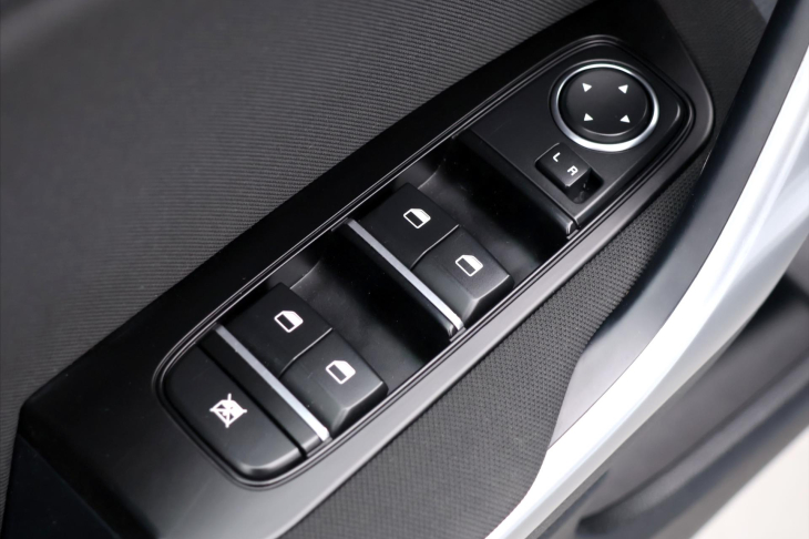 Kia Ceed 1,4 i 73 kW Exclusive CZ DPH