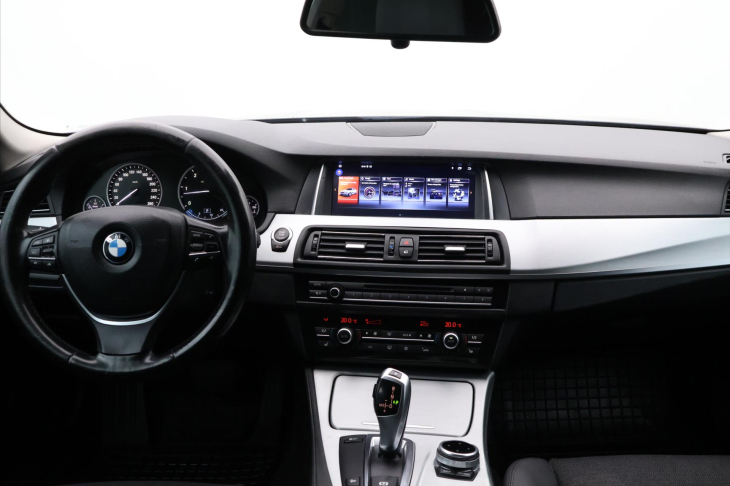 BMW Řada 5 3,0 530d x Drive Tažné Klima