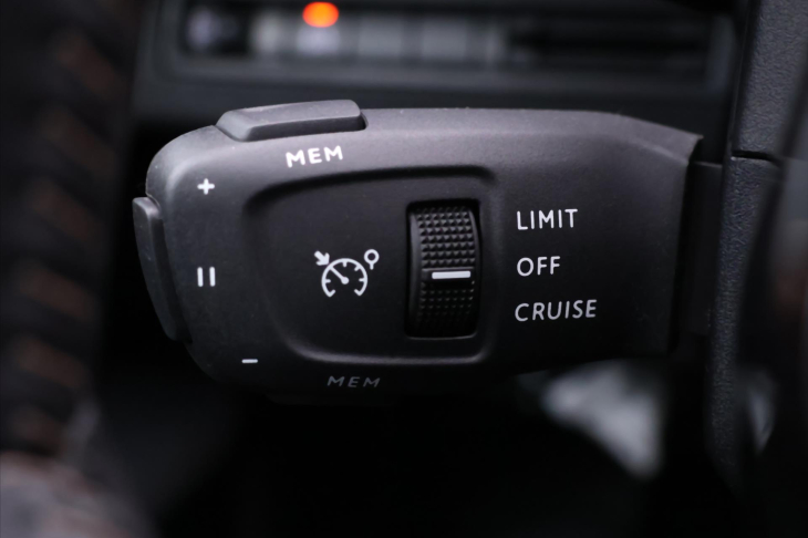 Peugeot 3008 1,2 PT 96kW Aut. CZ DPH 1.Maj.