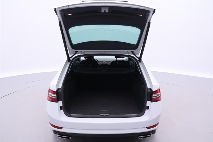 Škoda Superb 2,0 TSI 206kW 4x4 DSG L&K 1Maj