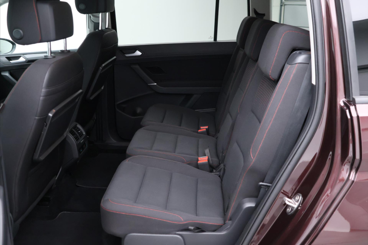 Volkswagen Touran 1,4 TSI 110kW DSG Sound 7-Míst