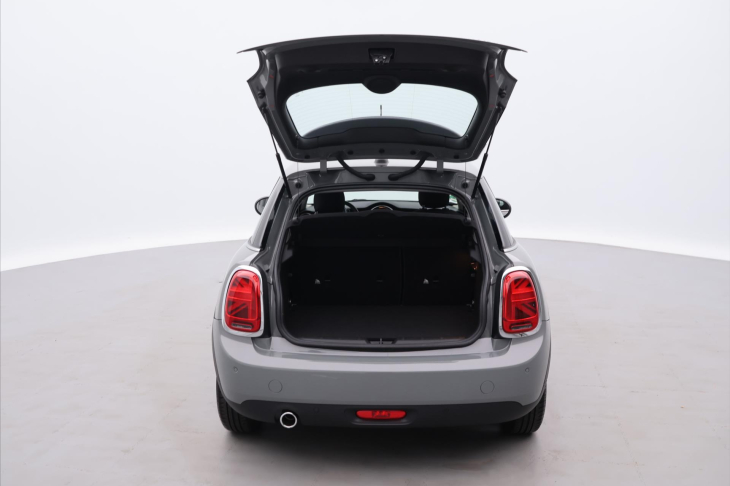 Mini Cooper 1,5 100 kW 1.Maj. Aut.klima
