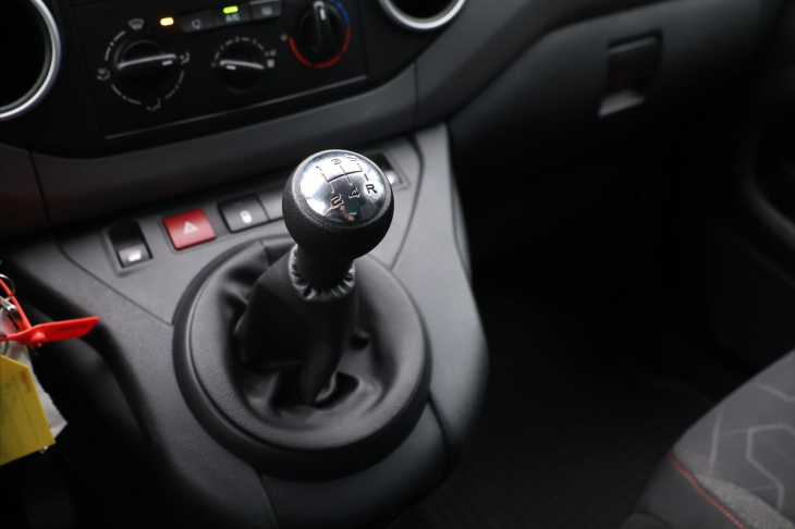Peugeot Partner 1,6 HDI  Klima Tažné CZ Tepee
