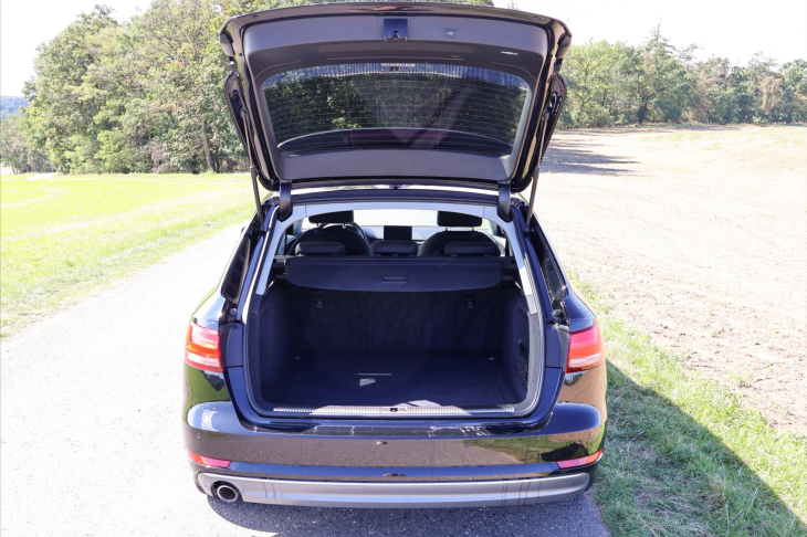 Audi A4 2,0 TDI 110kW Sport Navi Xenon