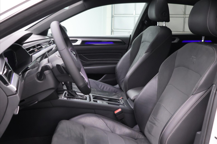 Volkswagen Arteon 2,0 TSI 206kW 4M DSG R-Line CZ DPH