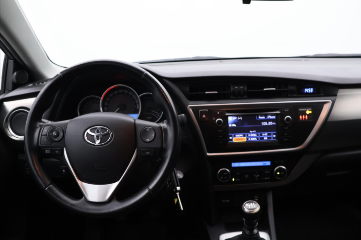 Toyota Auris 1,6 i 97kW Serv. Kniha