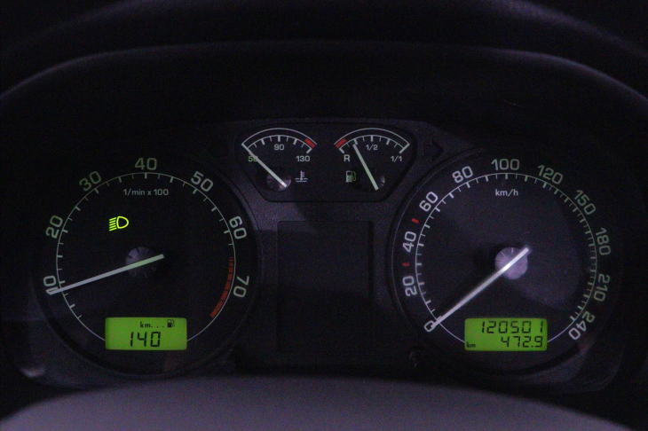 Škoda Octavia 1,6 MPI Tour AC CZ Servisní Kniha