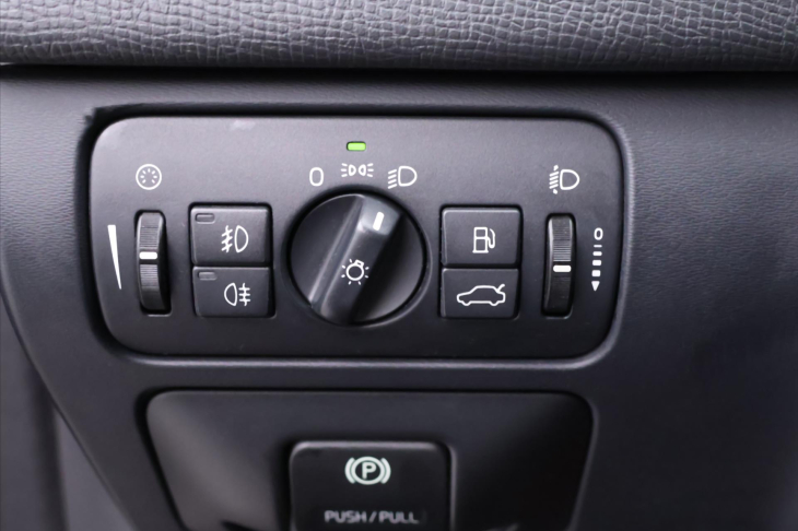 Volvo XC60 2,4 D5 151kW AWD Kinetic CZ