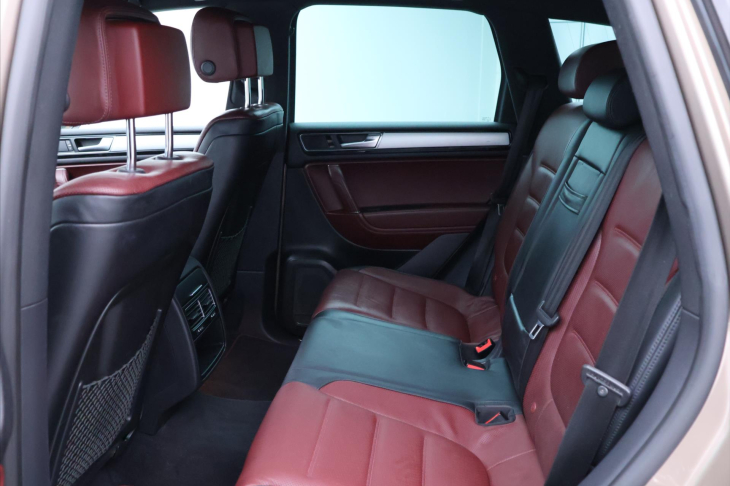 Volkswagen Touareg 3,0 TDI 193kW CZ Masaj DPH