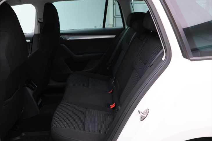 Škoda Octavia 1,6 TDI 81kW Style Sport SH CZ