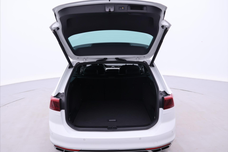 Volkswagen Passat 2,0 TSI 200kW CZ R-Line 4M