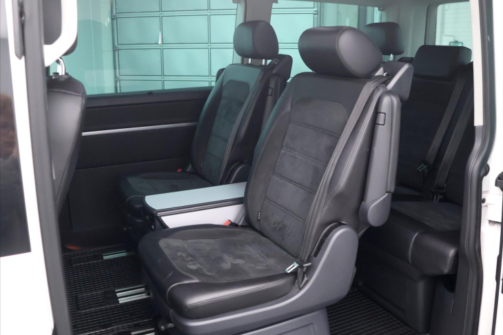 Volkswagen Multivan 2,0 TDI 150kW Highline DSG 4x4 CZ