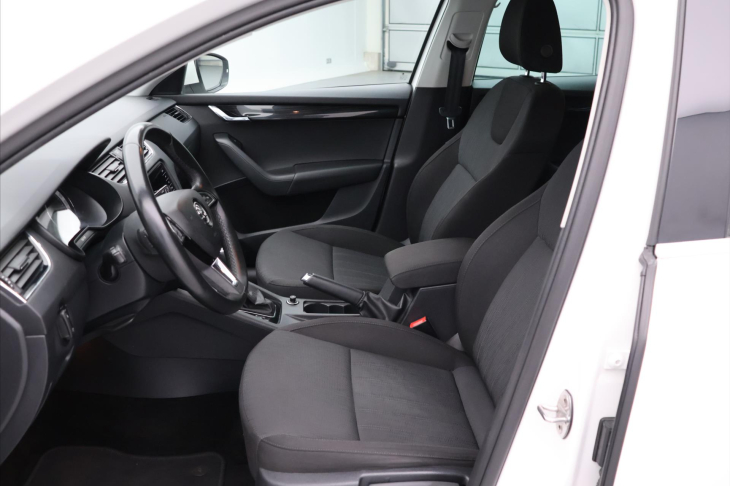 Škoda Octavia 1,6 TDI 85kW DSG Style LED CZ